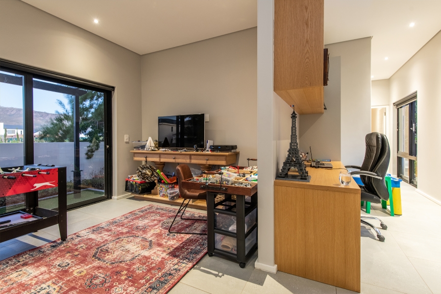 4 Bedroom Property for Sale in Val De Vie Estate Western Cape